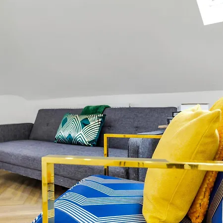 Lux 5 Occupancy Flat Free Parking & Views * London
