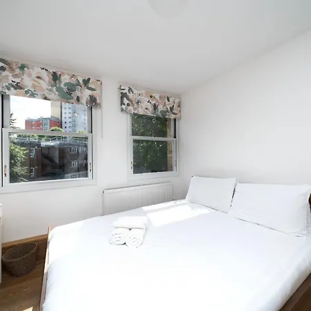 Charming 3br Flat In Apartment *