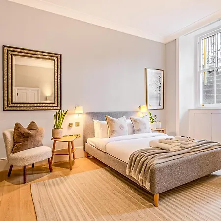 Immense Studio, Prime Location Belgravia, Chelsea London