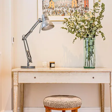 Immense Studio, Prime Location Belgravia, Chelsea Apartment