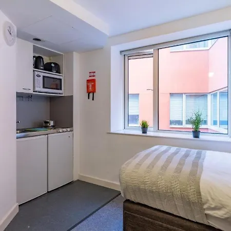 Apartment Herbal Hill Flats, Farringdon