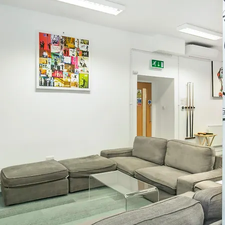Herbal Hill Flats, Farringdon Apartment *