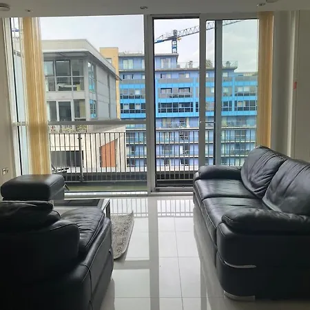 Luxury 3 Bed * London