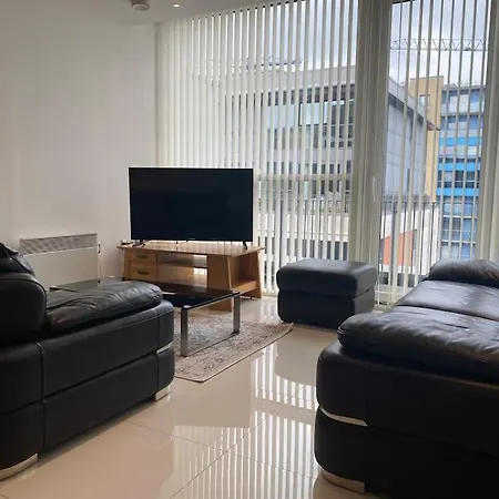 Luxury 3 Bed Apartment London