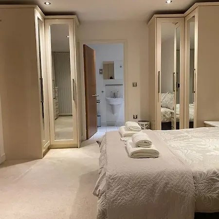 Luxury 3 Bed Apartment