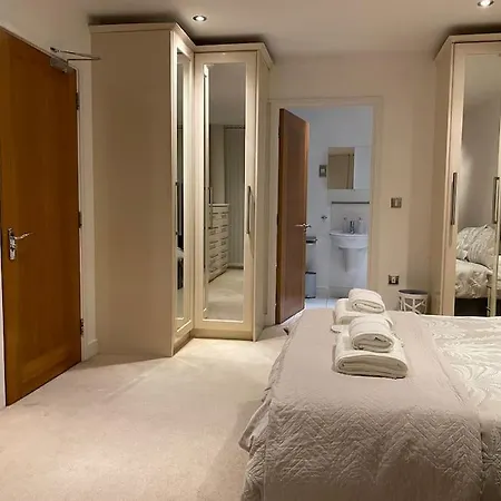 Luxury 3 Bed * London