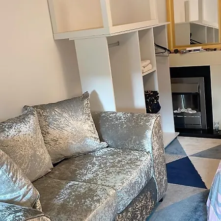 Homestay 68 Clift House London