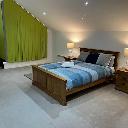 Roomzzz Near The Excel Exhibition Centre Royal Victoria O2 Arena Central 24 Hour Self Check-in Londres