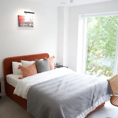 Apartment Luxury Flat In Royal Wharf