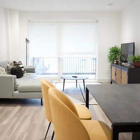 Luxury Flat In Royal Wharf * London