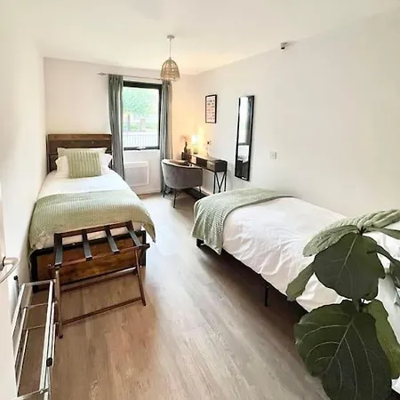 Gorgeous Flat 10 Min Walk To Stadium Free Parking