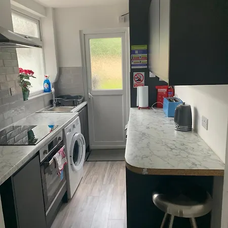 Small Single Boxroom Ovo Wembley Stadium Homestay