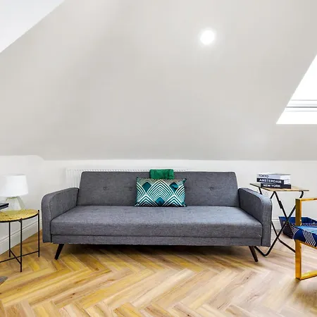 Lux 5 Occupancy Flat Free Parking & Views * London