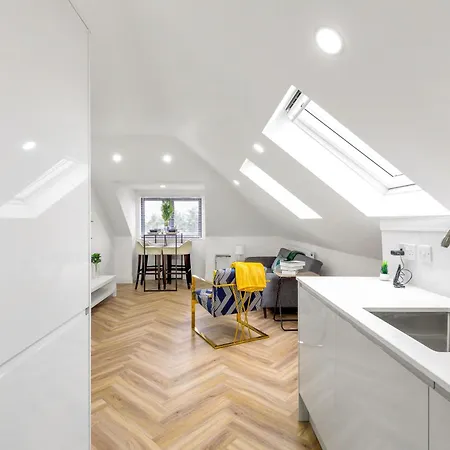 Apartment Lux 5 Occupancy Flat Free Parking & Views *