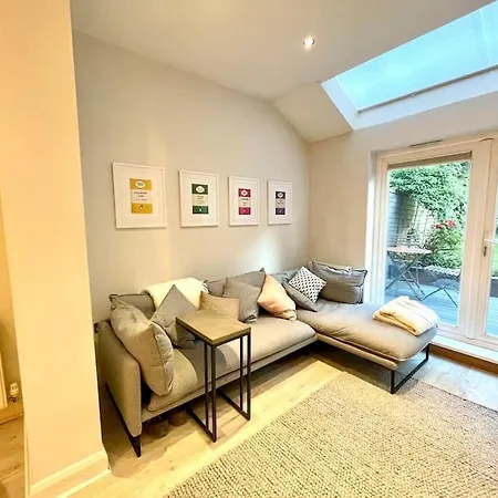 Charming 2 Bed Garden Flat In Finchley Apartment