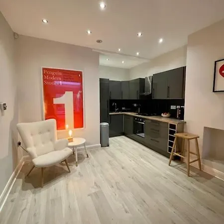 Charming 2 Bed Garden Flat In Finchley Apartment Hendon