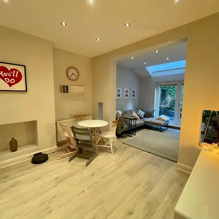 Charming 2 Bed Garden Flat In Finchley * Hendon