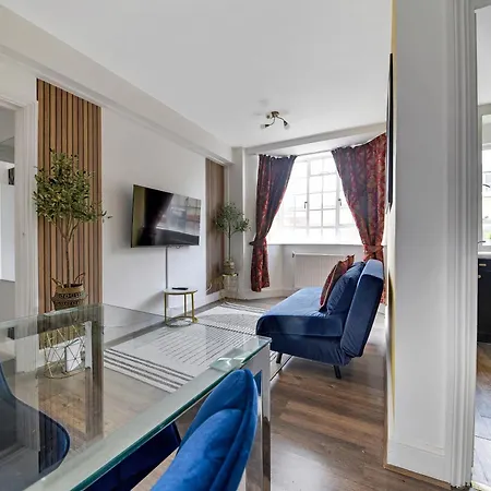 Stylish & Comfy Chelsea Haven Walk To Tube & Bus