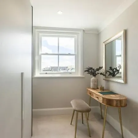 Chic 3 Bed In Notting Hill *