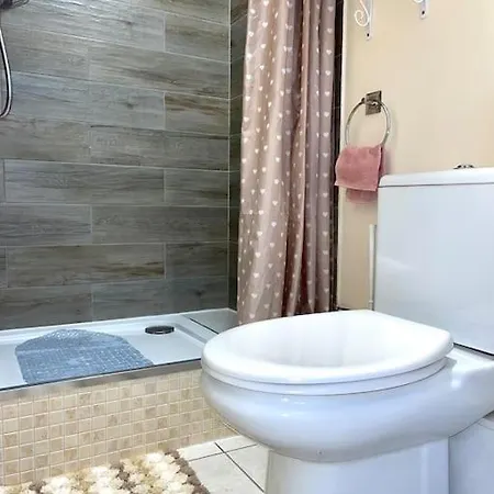 Apartment 12 Penn Gardens - 4 *