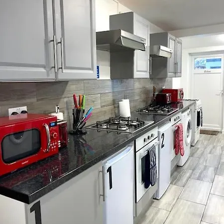 12 Penn Gardens - 1 Apartment *