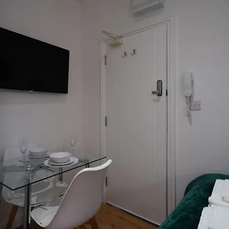 New 3 * London