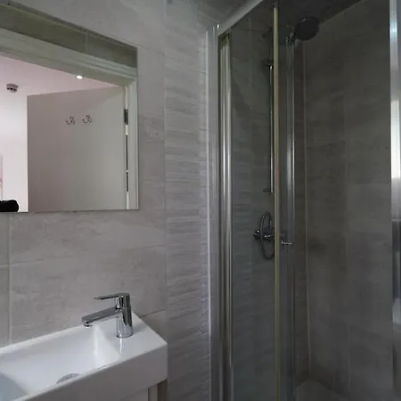 New 1 * London