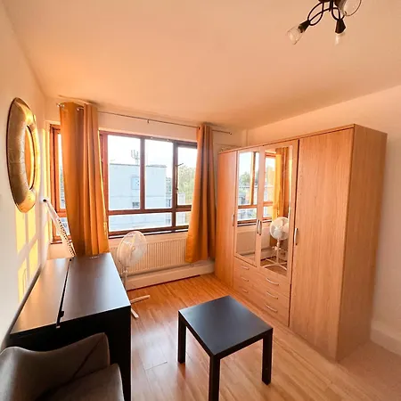 Gatesden Apartment *