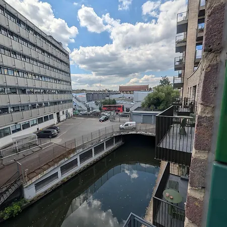 Camden Regent Canal Double Private Bathroom Homestay London