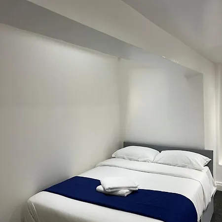 Starlet Manor Park Apartment London