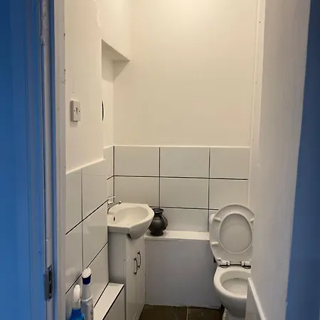 Apartment Starlet Manor Park London