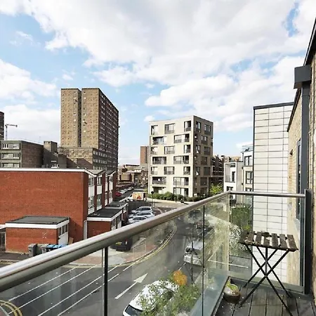 Apartment Exquisite One Bed With View And Near Tube London