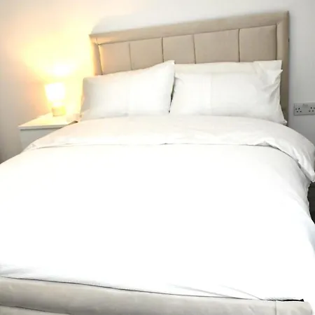 Spacious 2bedroom In Airport London