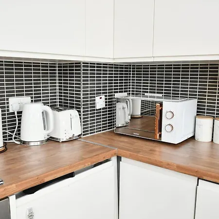 Spacious 2bedroom In Airport London