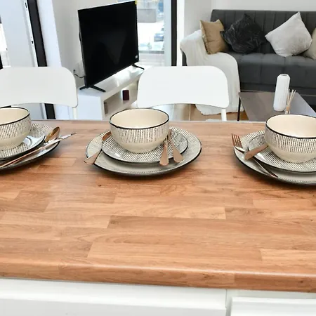 Apartment Spacious 2bedroom In Airport London