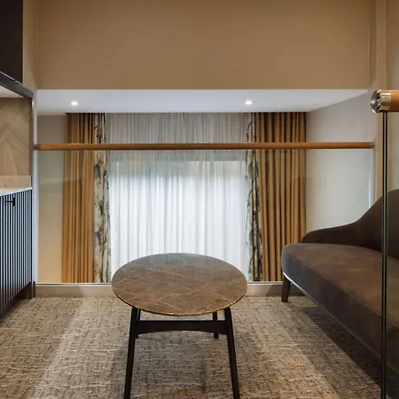 Hotel Doubletree By Hilton Victoria 4*