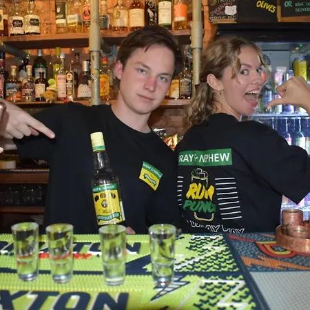 Hostel The Walrus Bar And