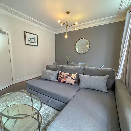 Bloomsbury Residences Apartment *