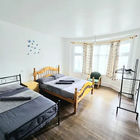 Affordable Private In Wembley Homestay London