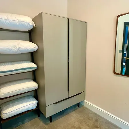 Pillow Menu! 1 Bed Garden Flat Finsbury Park Apartment *