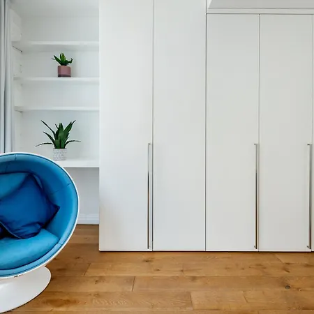 Welcome - The Piazza Apartment