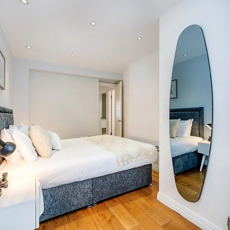 Welcome - The Piazza Apartment
