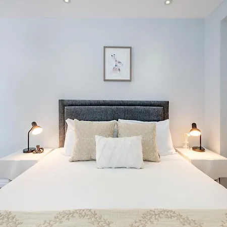 Welcome - The Piazza Apartment