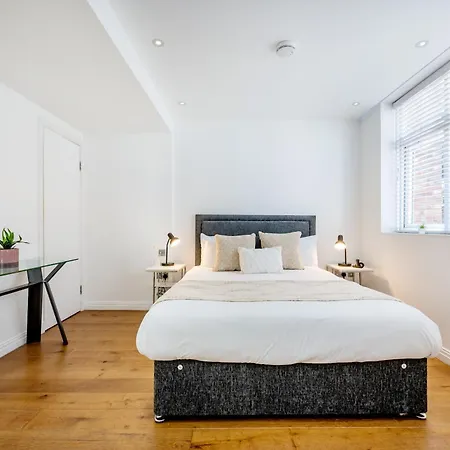 Welcome - The Piazza Apartment