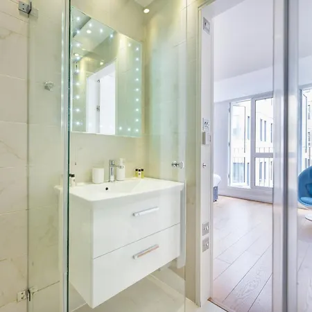 Welcome - The Piazza Apartment *
