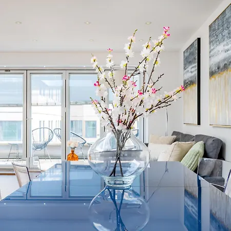 Welcome - The Piazza Apartment *