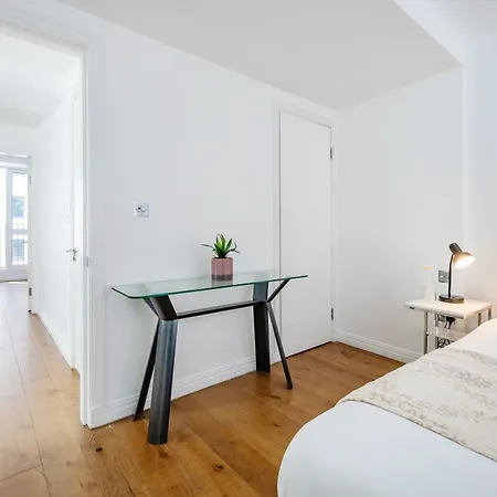 Welcome - The Piazza Apartment London