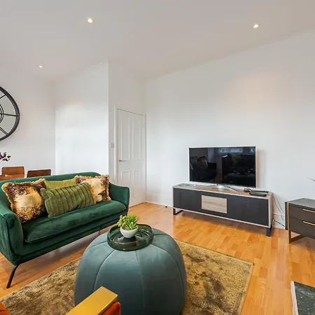 Charming 3bedroom In * London