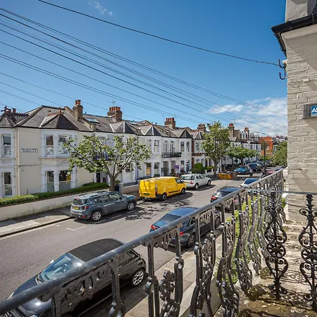 Apartment Charming 3bedroom In London