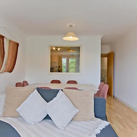 Imperial Onedin Point-tower Hill Apartment *